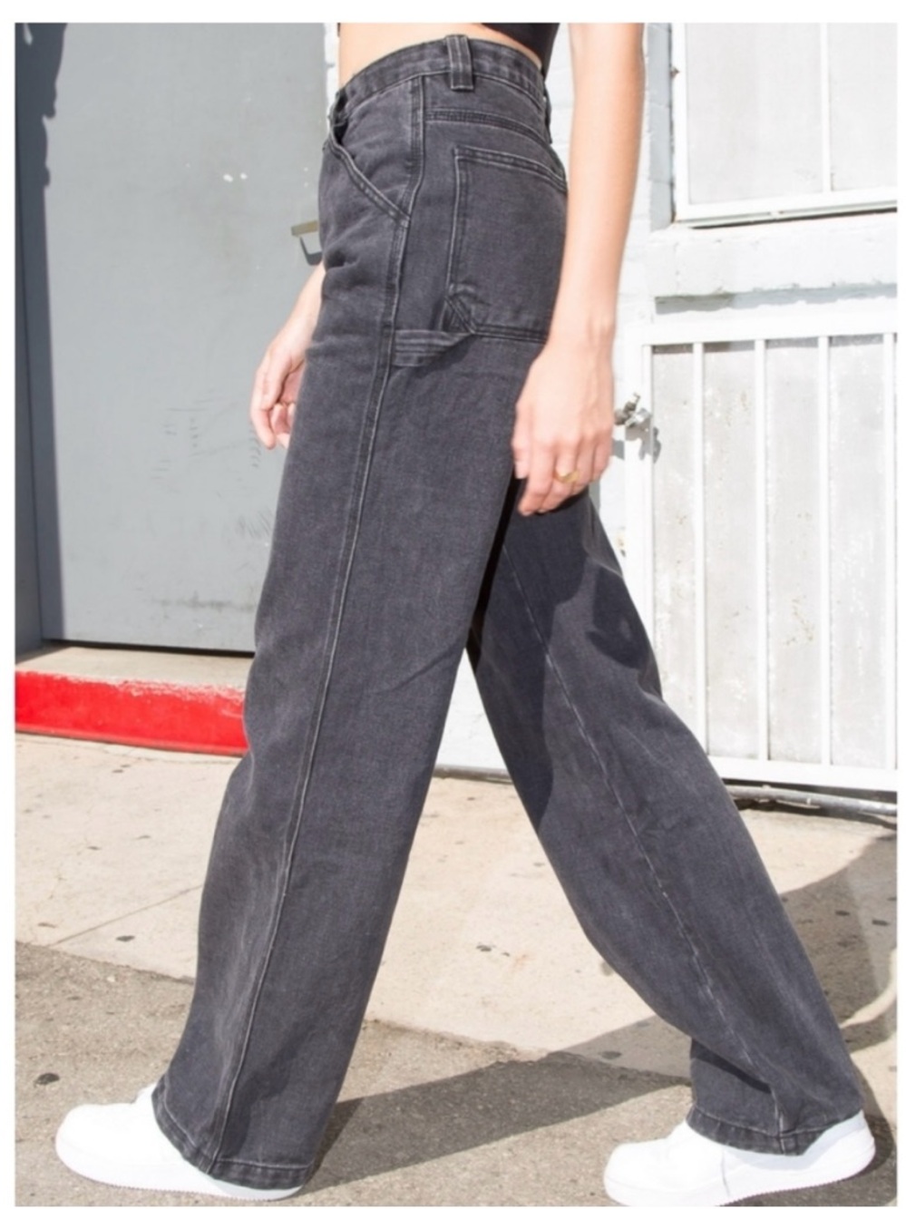 Brandy Melville J. Galt Feanne
Baggy Wide Leg Carpenter
Jeans SZ Small